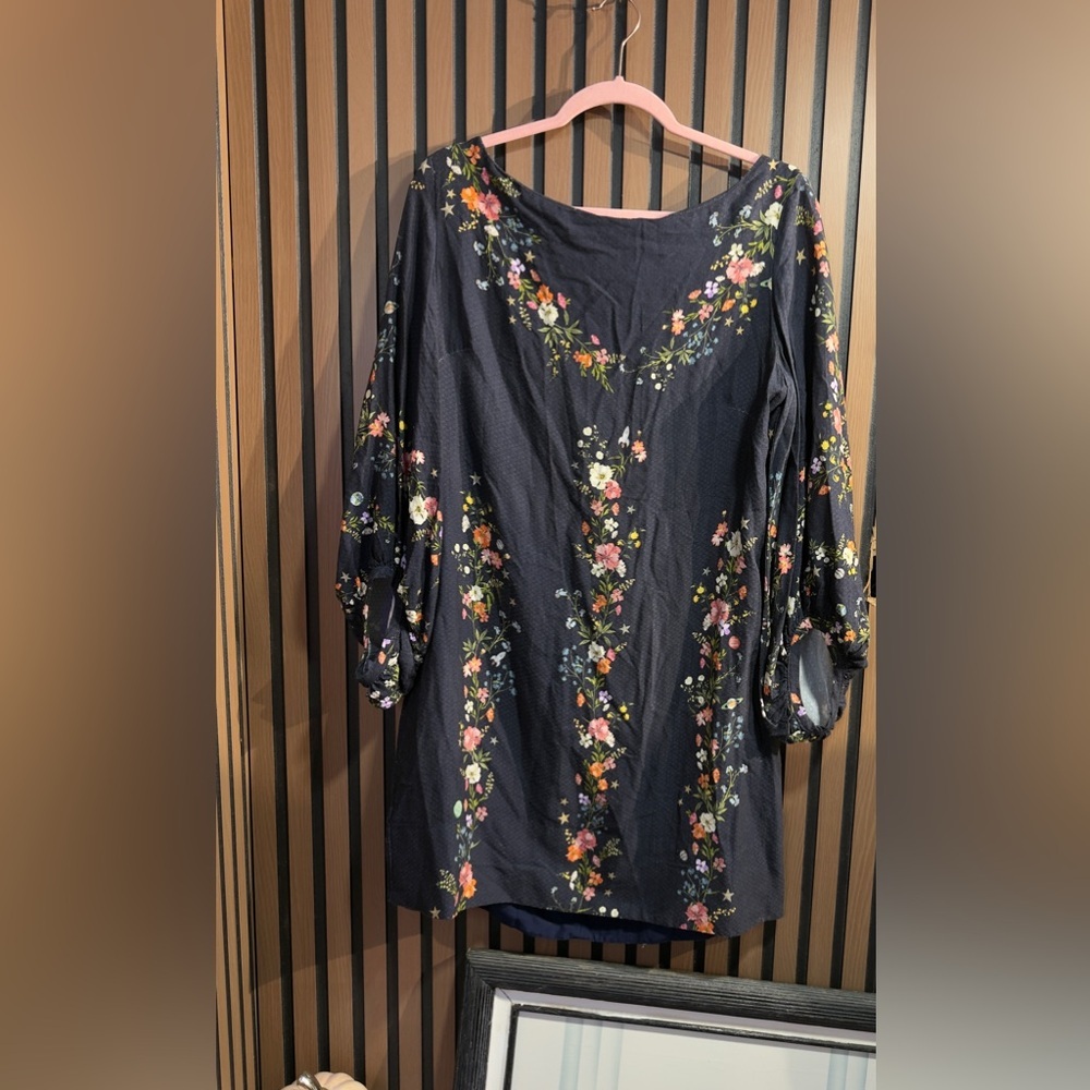 Farm Floral Black Top Sz L - Picture 2 of 11